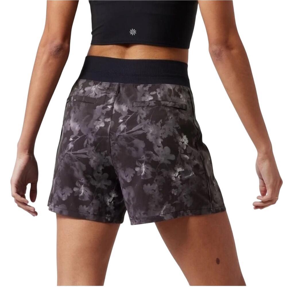 Athleta Womens Brooklyn printed shorts, grey floral, Size 16 - Picture 3 of 9